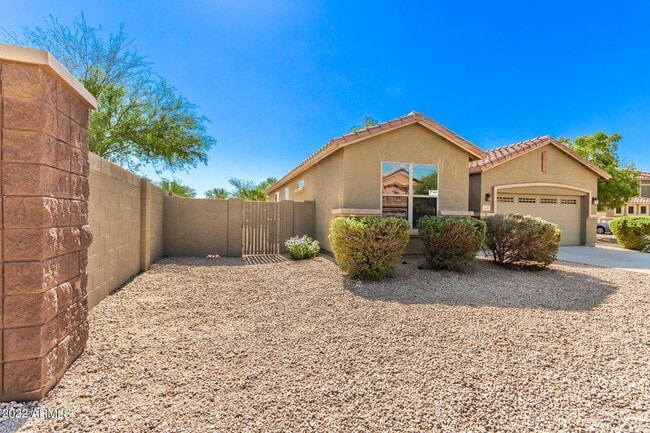 Building Photo - 15465 W Glenrosa Ave