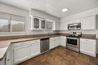 Building Photo - 6522 Brookgate Dr