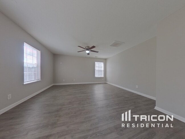 Building Photo - 482 Fox Trot Dr