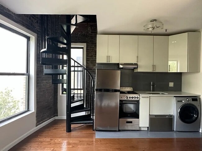 Building Photo - 6 Saint Nicholas TERRACE