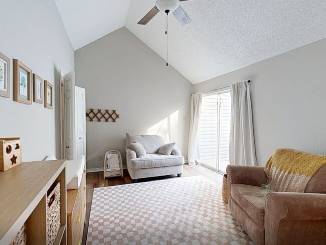 Foto del edificio - 18024 Whispering Gables Ln