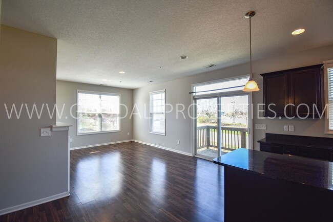 Foto del edificio - 2 Bedroom 2.5 Bath Townhome in West DesMoines