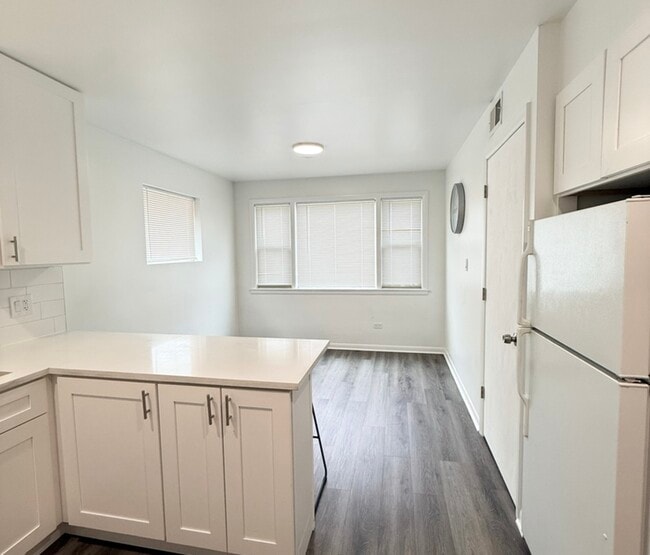 Building Photo - 2433 N 78th Ave