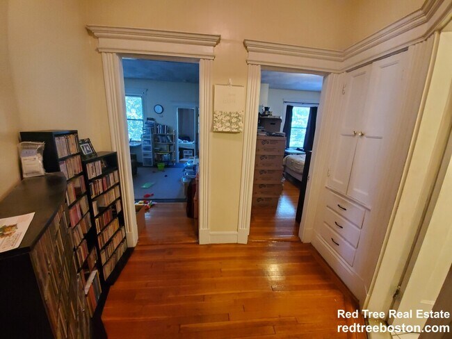 Foto del edificio - 1691 Beacon St