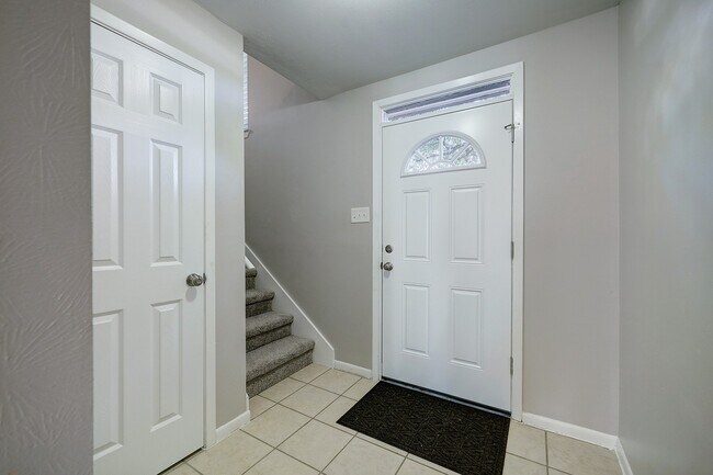 Foto del edificio - 7913 Ellinger Ln