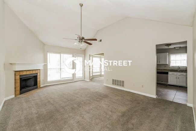 Building Photo - 3 Bedroom Pet-Friendly Home in Memphis, TN with Main Street Renewal