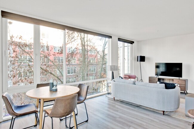 Foto del edificio - 1530 Belmont Ave