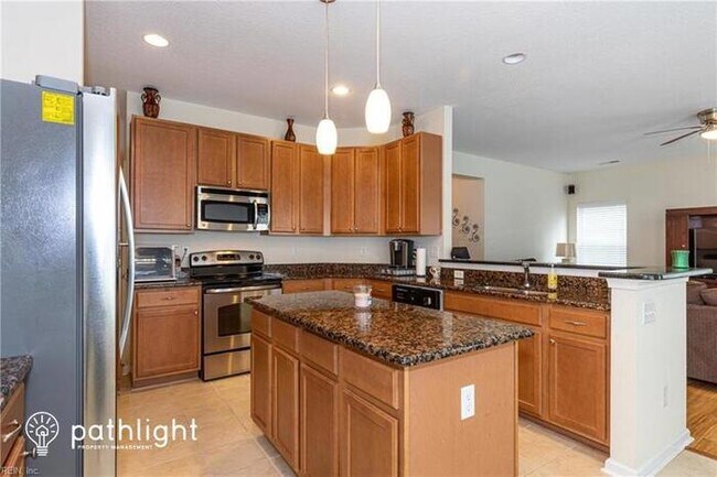 Building Photo - 305 Canaan Cir, Suffolk, VA, 23435