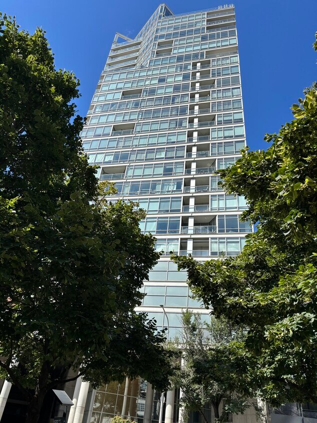 Foto principal - 510 W Erie St