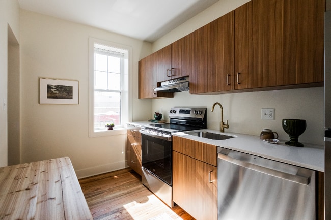 Foto del edificio - 6465 Sterling St