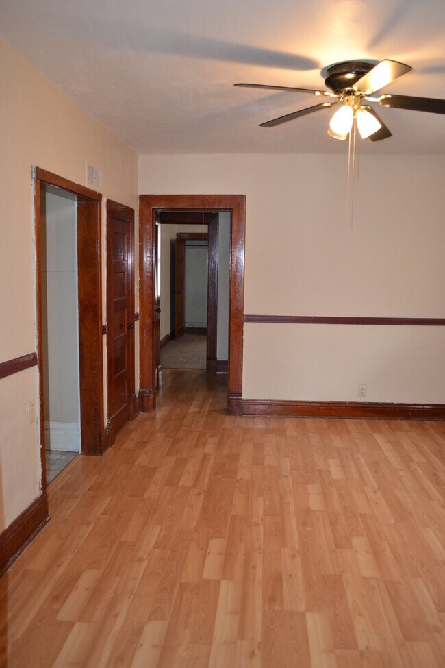 Foto del edificio - 635-6355 Court St
