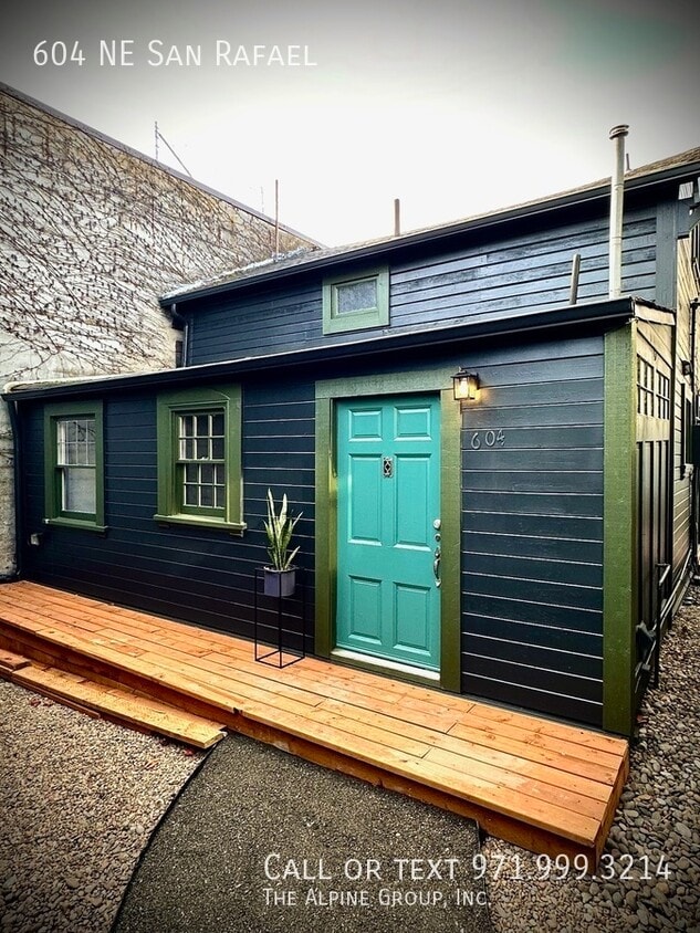 Photo - 604 NE San Rafael -