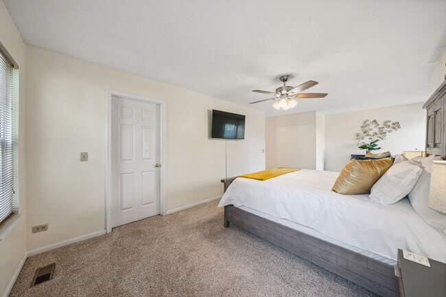 Foto del edificio - 4609 Metcalf Ct