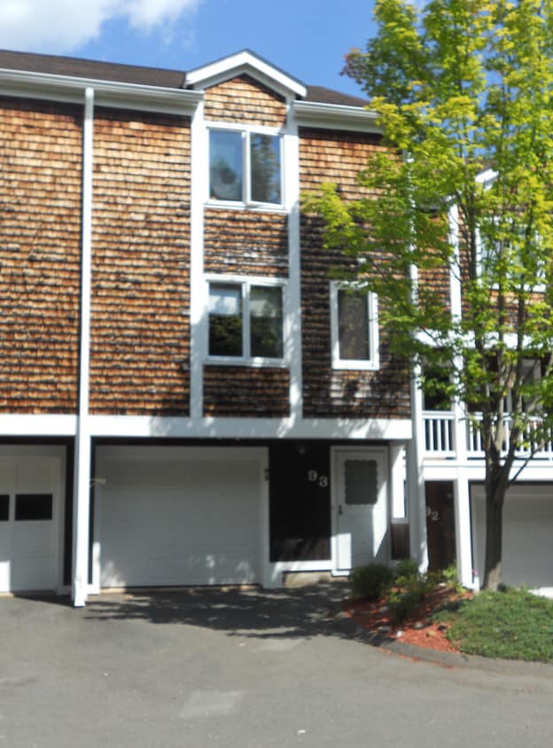 93 Songbird Ln, Farmington, CT 06032 Condo for Rent in Farmington, CT