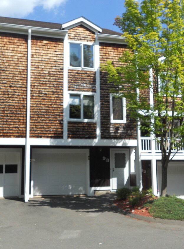 Farmington Edge Condominium - 93 Songbird Ln