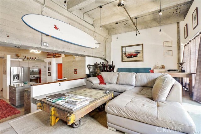 Foto del edificio - 100 W 5th St