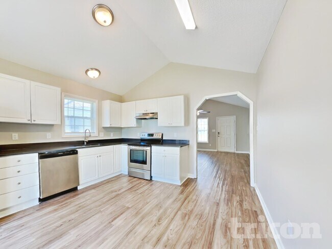 Foto del edificio - 5169 Parkerwood Dr