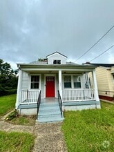 Building Photo - 460 Milton St