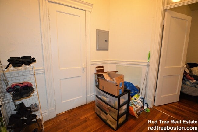 Building Photo - 5 Walbridge St