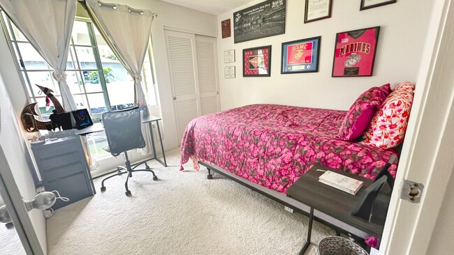 Building Photo - Charming 2-Bedroom Townhouse at Haiku Poin...