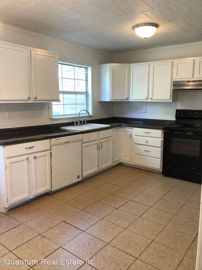 Building Photo - 4 br, 1.5 bath House - 610 7th  ST