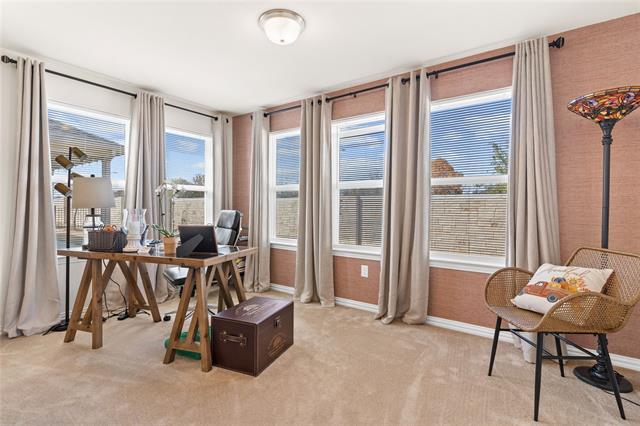 Foto del edificio - 825 Hidden Eddy Dr