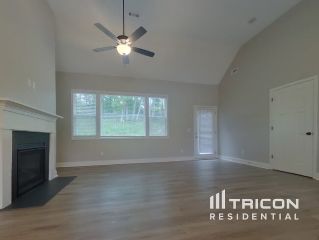 Building Photo - 317 Arbor Cir