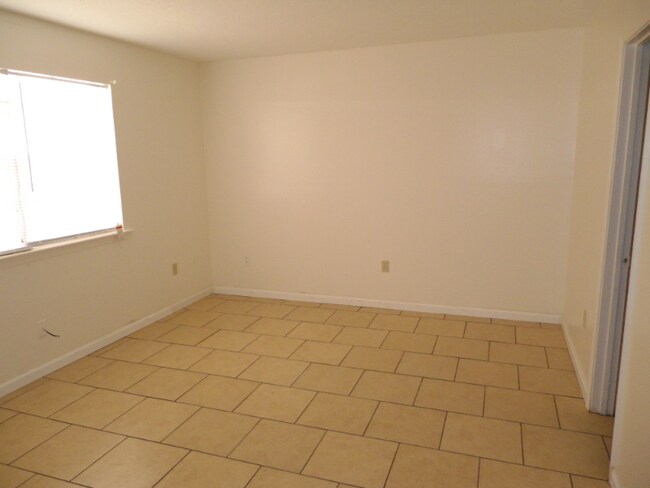 Building Photo - 2623 Acron St