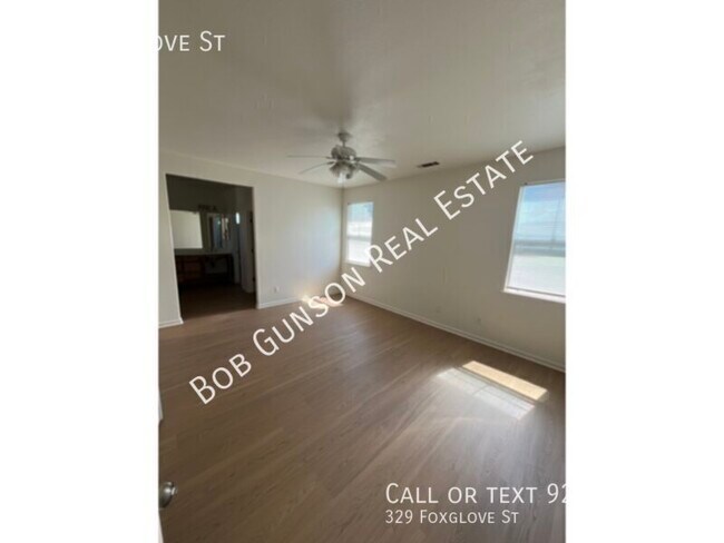 Foto del edificio - 329 Foxglove St