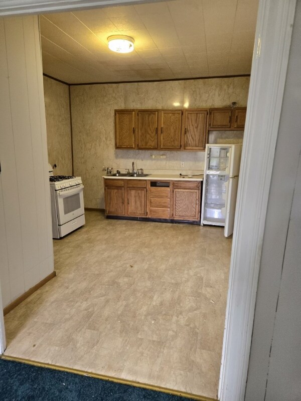 1615 Cherry St Unit 1, Saginaw, MI 48601 Room for Rent in Saginaw, MI