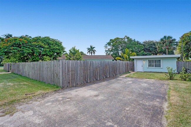 Foto del edificio - 2804 SW 16th St