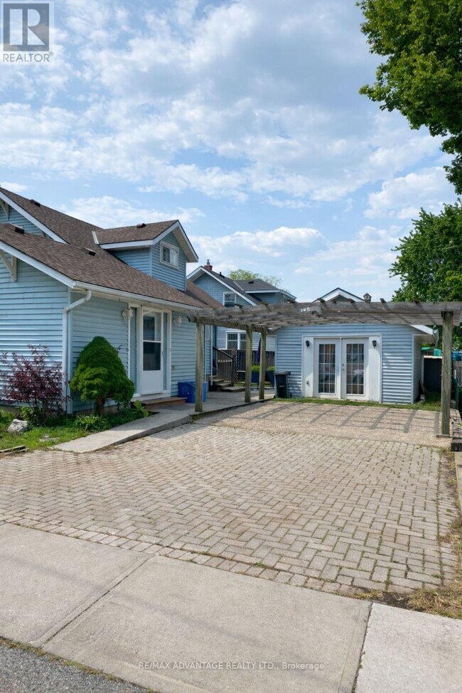 Building Photo - 245 Colborne St