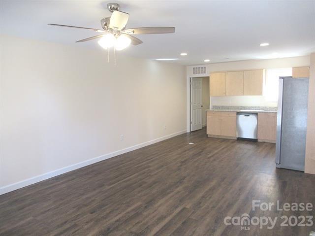 Building Photo - 3806 English Oak Dr