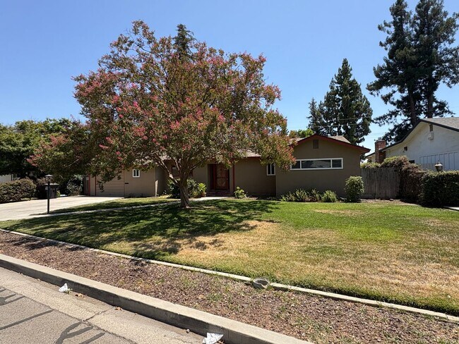 Foto del edificio - Visalia 2 Bed 2 Bath available now.