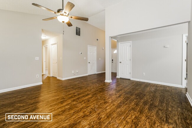 Foto del edificio - 10784 Knotty Pine Pl