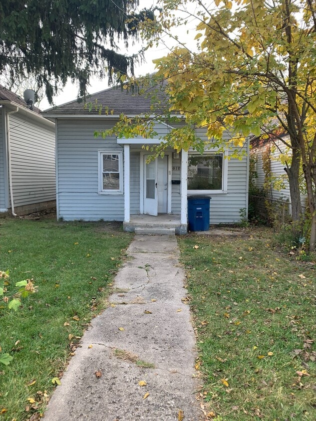 Primary Photo - 612 S D St