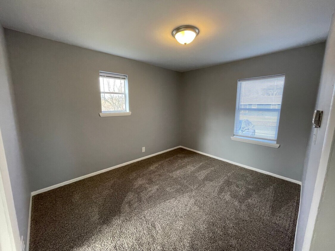 Primary Photo - 900 W Kerr St