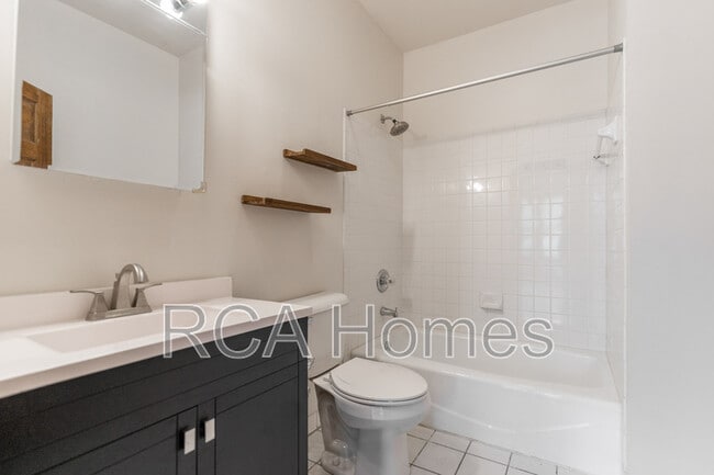 Building Photo - 243 E 11th St