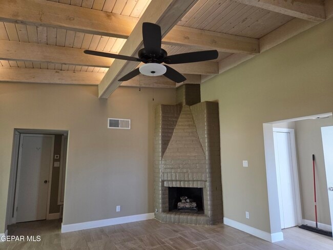 Foto del edificio - 15000 Ashford St