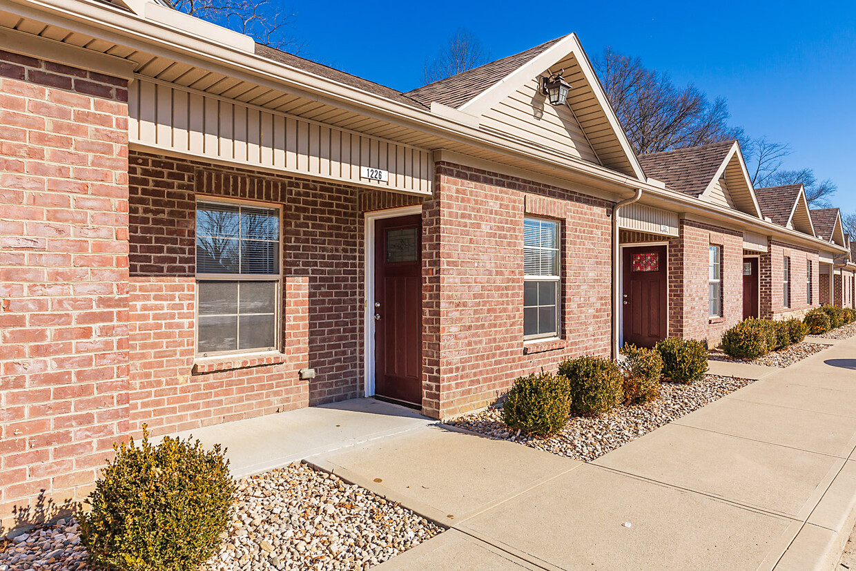 Foto principal - 1217 Sparta Dr