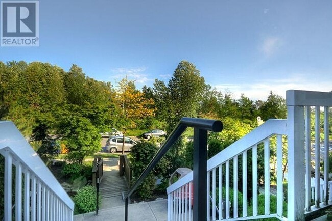 Photo du bâtiment - 7488-7488 Southwynde Ave