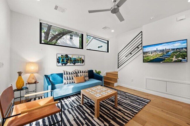 Foto del edificio - 2414 Forest Ave