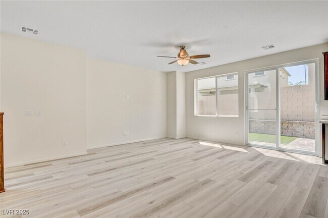Foto del edificio - 8929 Pebble Sand St