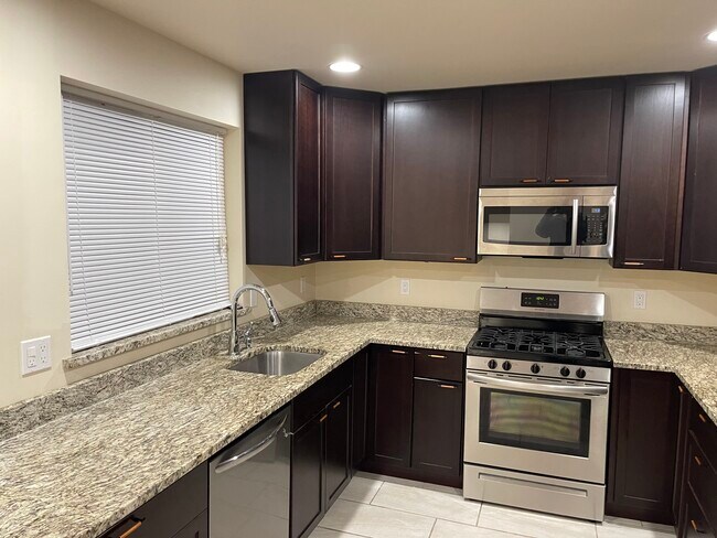 Foto del edificio - 5790 Roosevelt Way NE