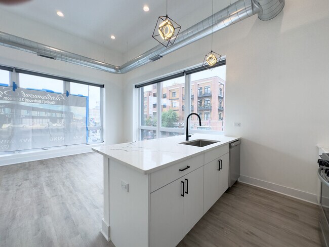 Foto del edificio - 4731 N Western Ave