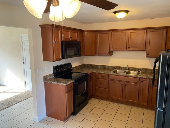 Foto del edificio - 124 Kenneth Dr