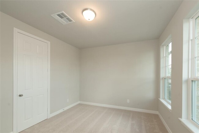Building Photo - 9503 Towne Lake Pkwy