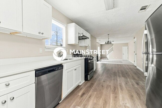 Foto del edificio - 4 Bedroom Pet-Friendly Home in Atlanta, GA with Main Street Renewal