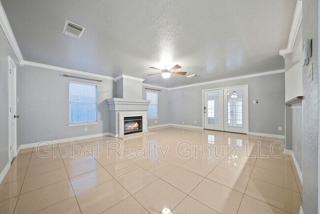 Foto del edificio - 11016 Forest Shower