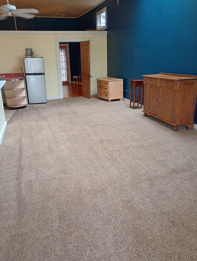 Sala de estar/comedor - 610 S Cox St